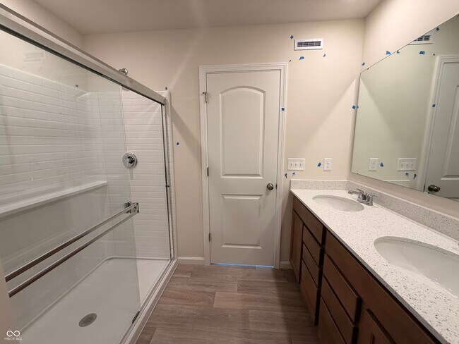 Building Photo - 3828 Sterling Dr