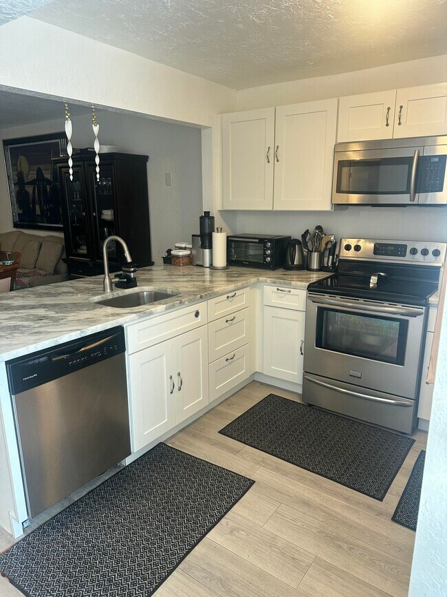 Building Photo - 3550 NW 104th Ave