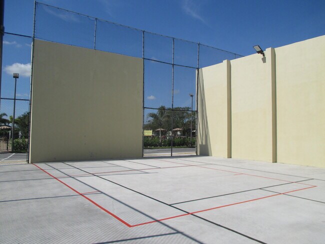 Building Photo - 31 Canterbury B