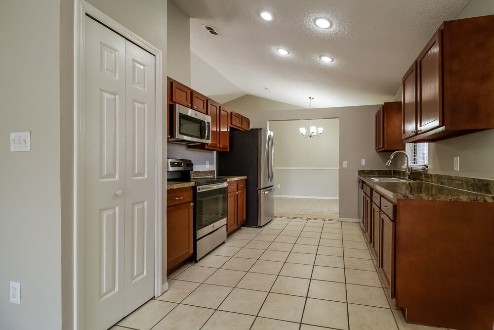 Building Photo - 9619 Bandelier Dr