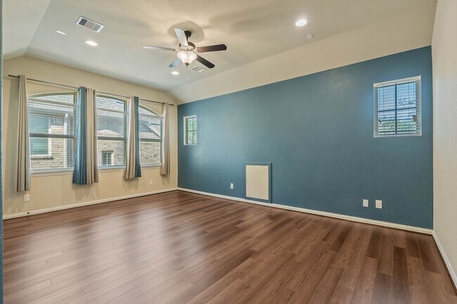 Building Photo - 166 Lindenberry Cir