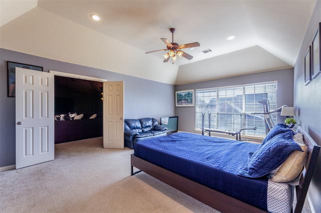 Building Photo - 920 Fannin Dr