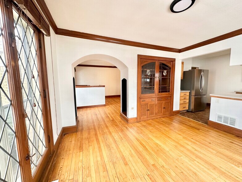 Building Photo - 7705 W Rogers St