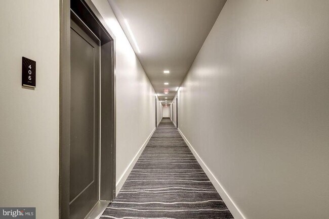 Building Photo - 1411 Key Blvd