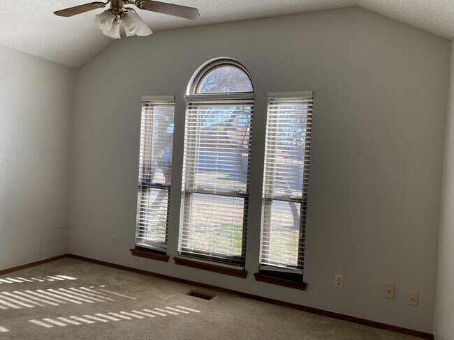 Building Photo - 541 NW 170th St