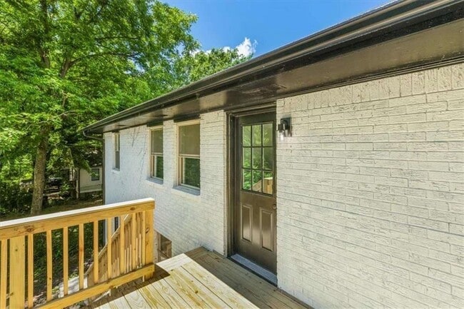 Building Photo - 1400 North Ave NW