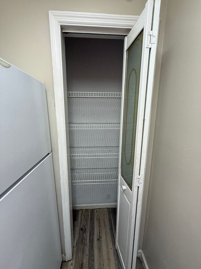 Building Photo - 3 Bed Townhouse on Nuggett Lane, available...