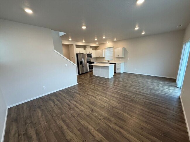 Building Photo - 4833 Thyme Ave NE