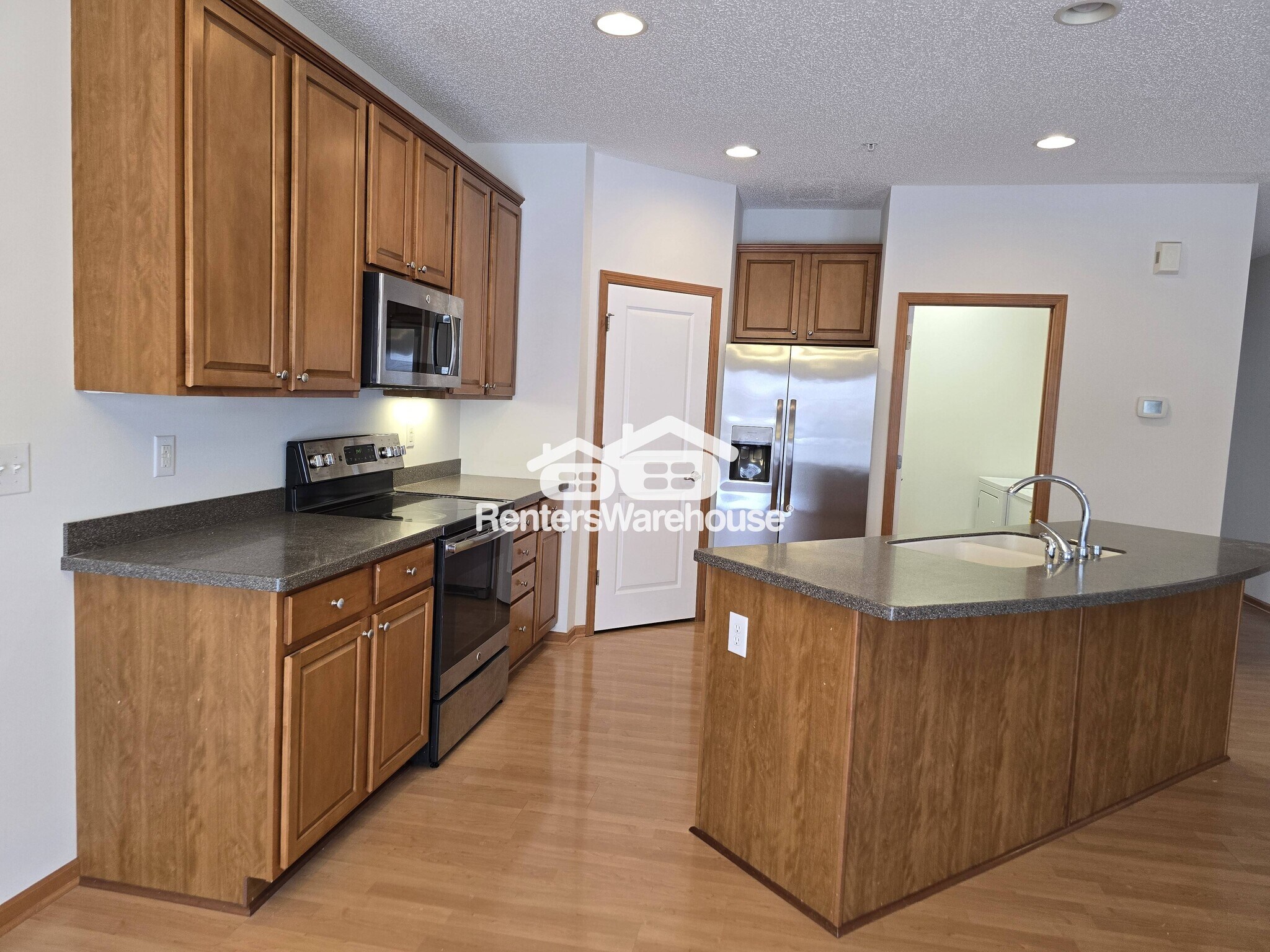 Building Photo - 1611 Fox Hunt Way
