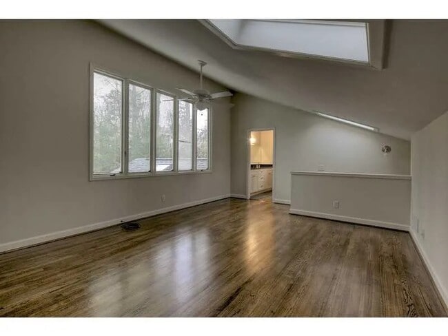 Building Photo - 654 Upton Rd NW