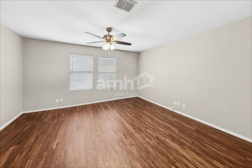 Building Photo - 8438 Silver Brush