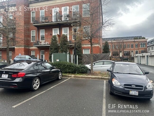 Building Photo - 1324 E Street SE-Unit 205