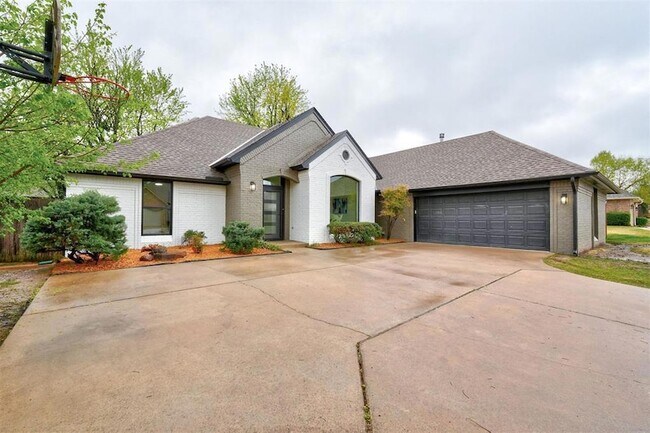 Building Photo - 3616 Burlington Dr