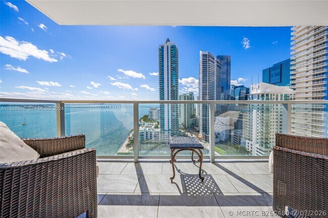 Building Photo - 1155 Brickell Bay Dr