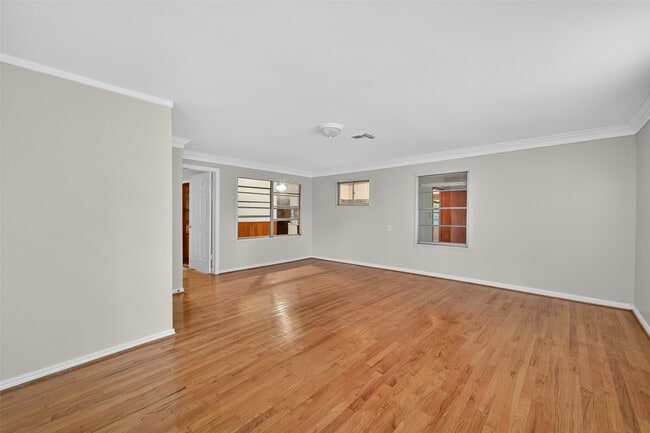 Building Photo - 3438 5th St