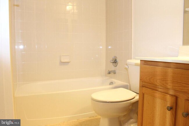 Building Photo - 16382 Gangplank Ln