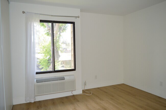 Building Photo - 3535 Banbury Dr