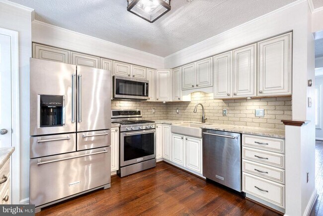 Building Photo - 712 Pine Drift Dr