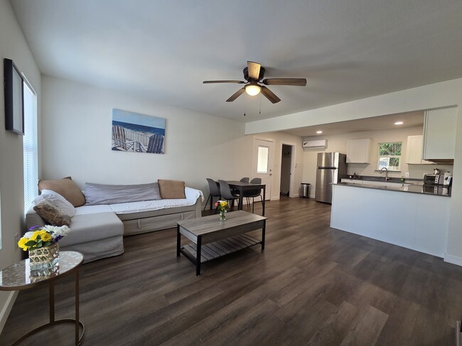 Building Photo - 112 Linda Dr