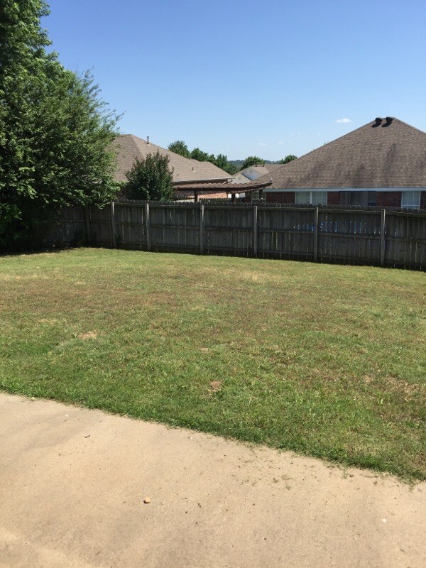 Building Photo - 305 Northridge Dr