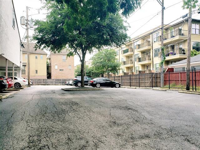 Building Photo - 3827 Gilbert Ave