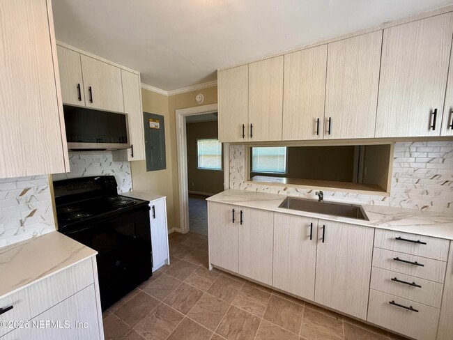 Building Photo - 2131 Thelma St