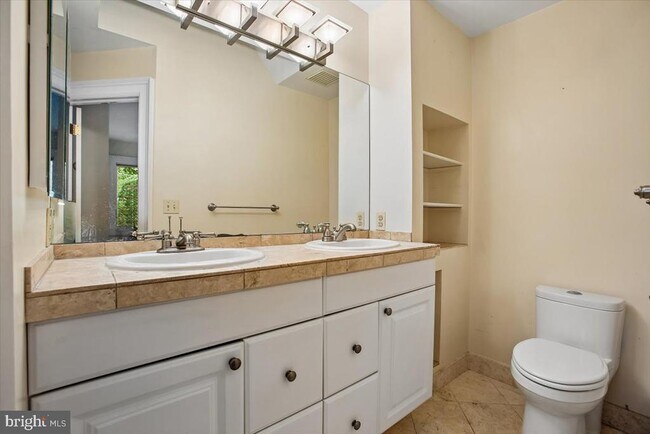 Building Photo - 4602 De Russey Pkwy