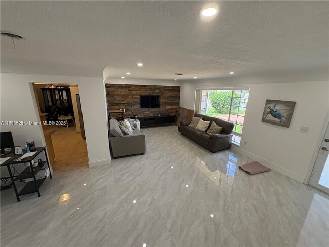Building Photo - 6612 Dahlia Dr
