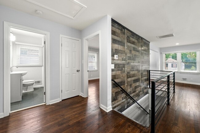 Building Photo - 70 Chappell Rd NW