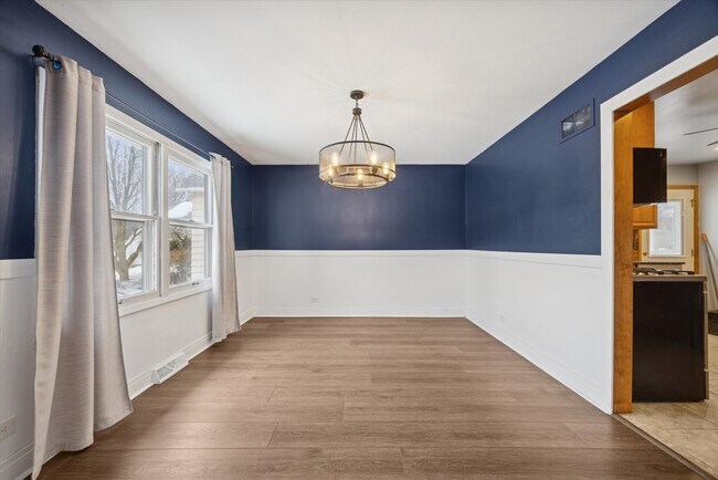 Building Photo - 602 Prairie Ave