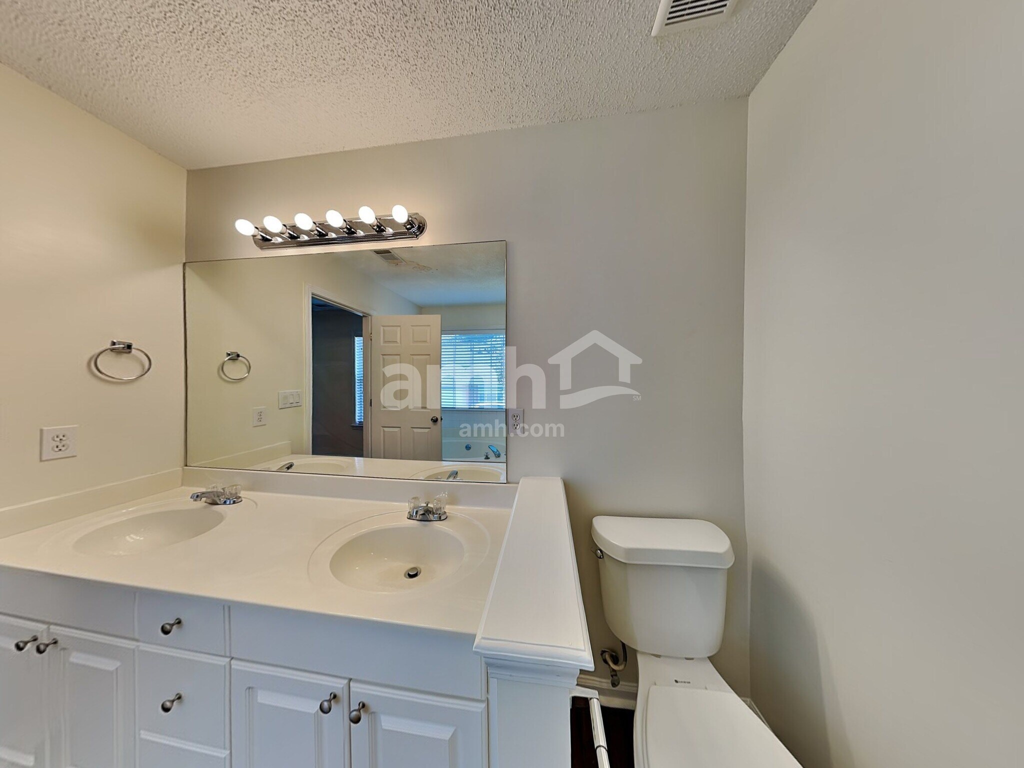 Building Photo - 214 Bo Simpson Pkwy