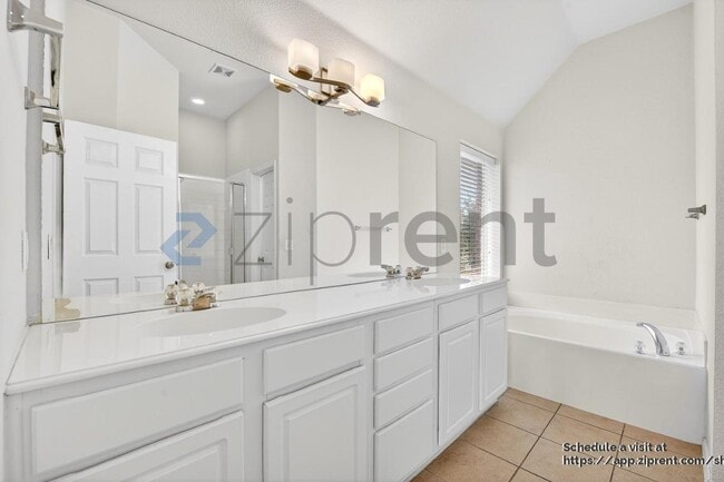 Building Photo - 11272 Chaucer Dr