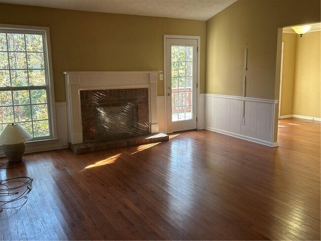 Building Photo - 2051 Bishop Creek Dr