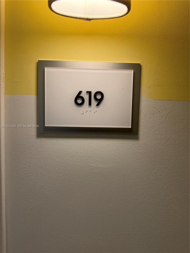 Building Photo - 465 Brickell Ave