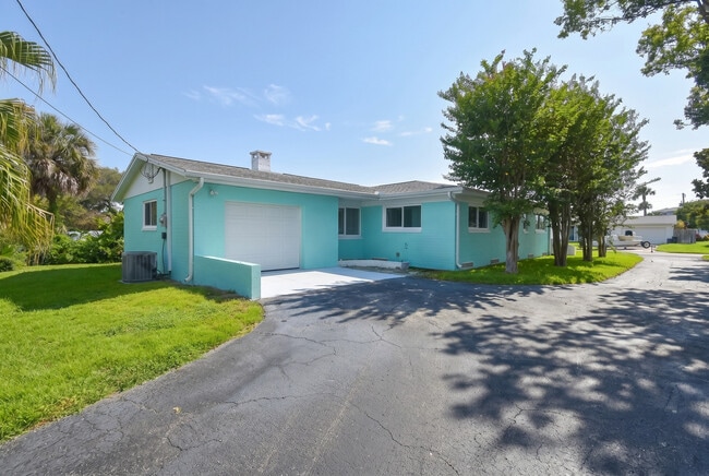 Building Photo - 124 Atwood Ln