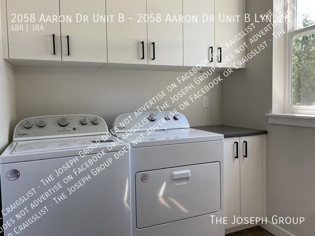 Building Photo - 2058 Aaron Dr
