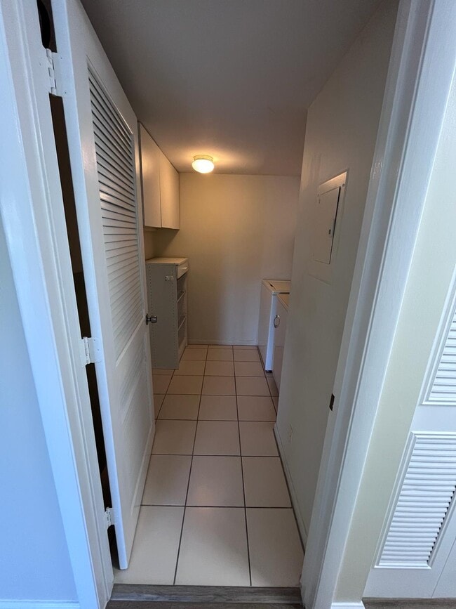 Laundry Room - 1002 Green Pine Blvd