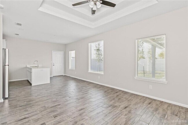 Building Photo - 11 Shavano Dr