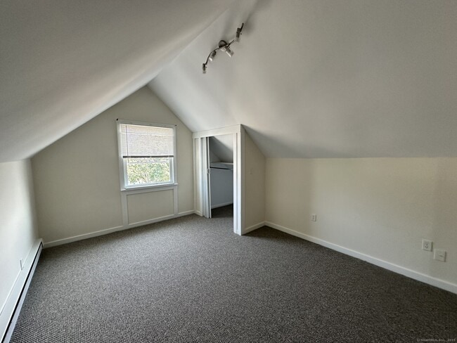 Building Photo - 128 Grove Pl