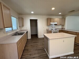 Building Photo - 8214 Chestnut Manor Dr