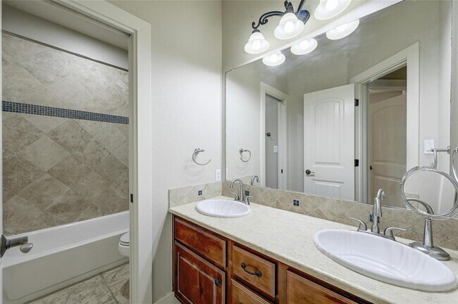 Building Photo - 116 Tallstar Dr