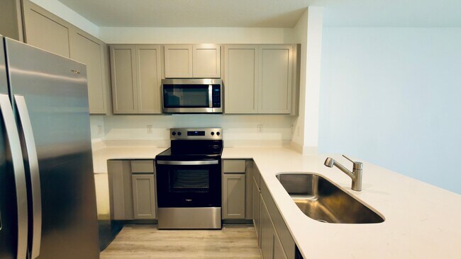 Building Photo - 2947 Canary Ave