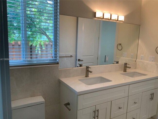 Building Photo - 12308 SW 94th Pl