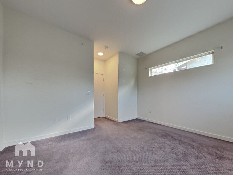 Building Photo - 7805 Cooper Ln