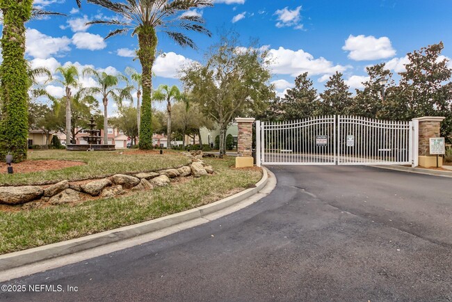 Building Photo - 13785 Herons Landing Way
