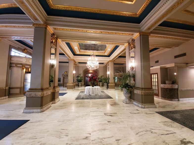 The GRANDE lobby - 1 E Chase St
