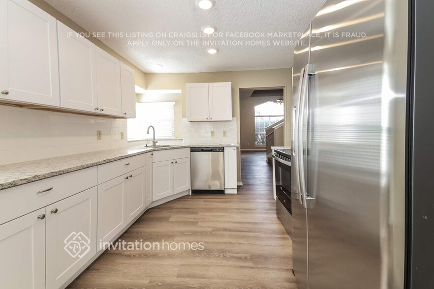 Building Photo - 2018 Falcon Ridge Dr