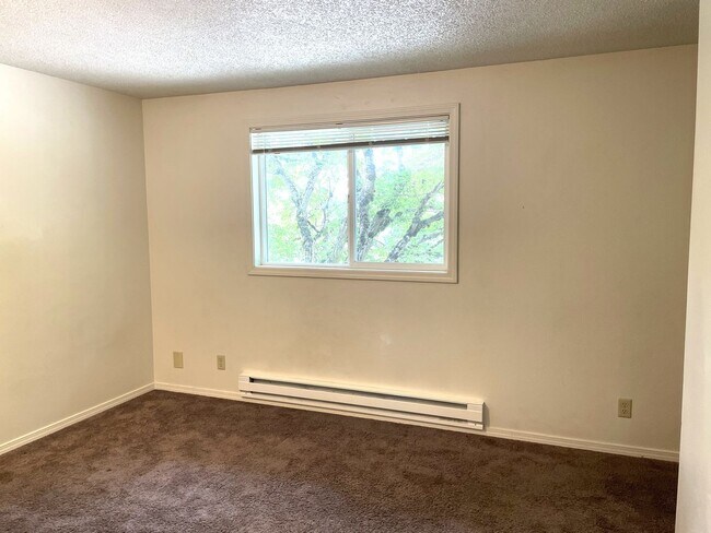 Building Photo - 4932-4942 Elkhorn Ct SE Salem, OR 97317