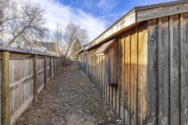 Building Photo - Comfort, Character & Extra Space