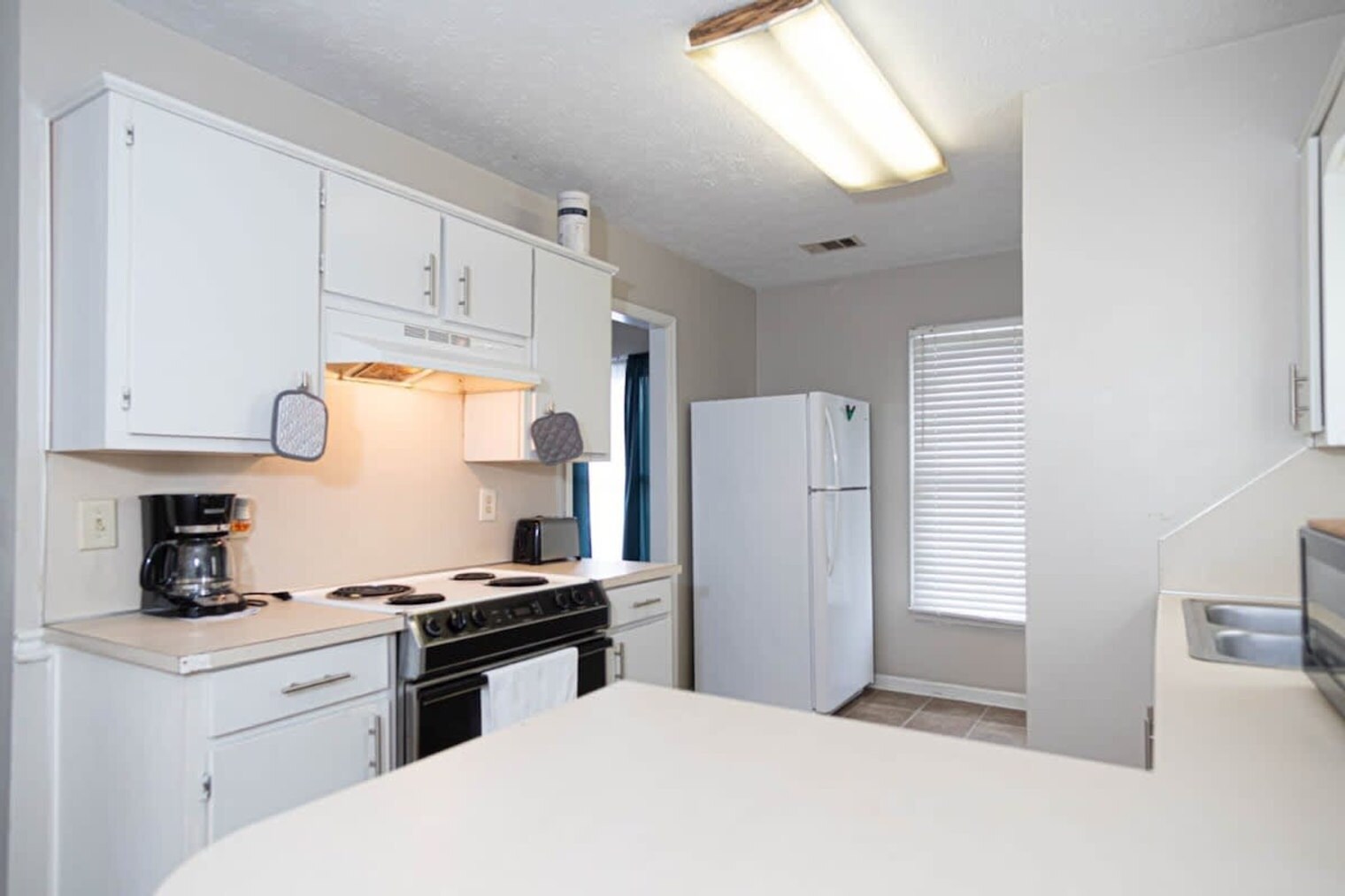 Building Photo - 1930 16th Ave